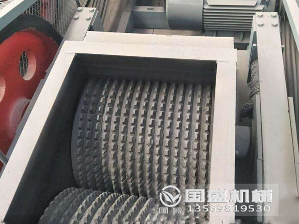 對輥破碎機使用 對輥破碎機使用